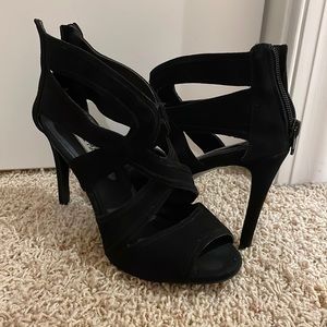 Black Steve Madden pumps